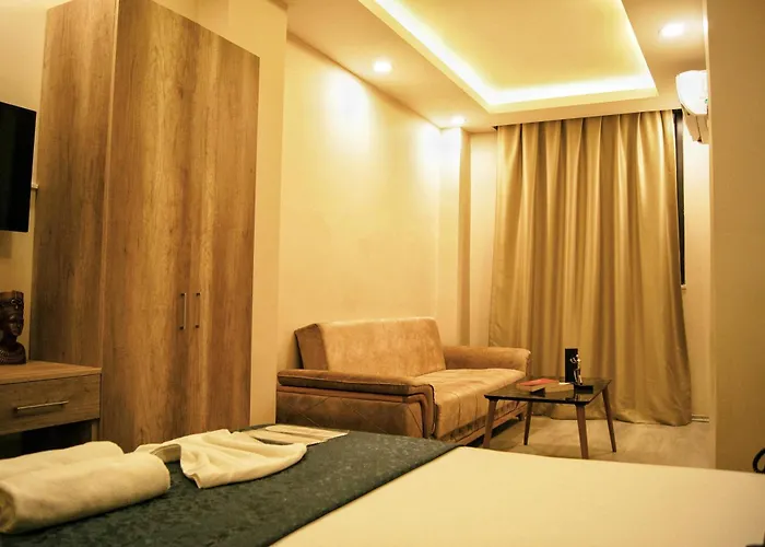 Hotel Destinia Pera 4*