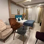 Destinia Pera Hotel