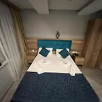 Destinia Pera Hotel
