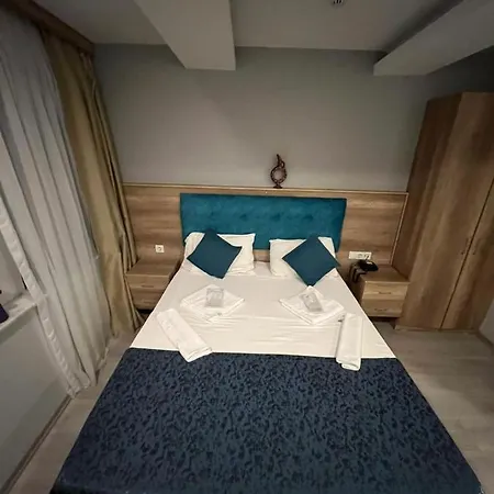 Destinia Pera Hotel