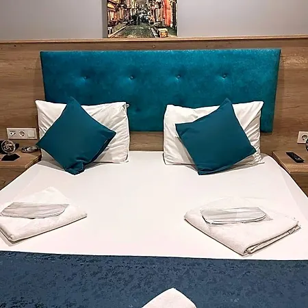 Destinia Pera 4*