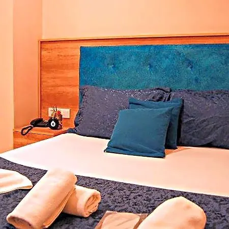 Destinia Pera Szálloda 4*
