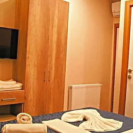Destinia Pera Szálloda 4*