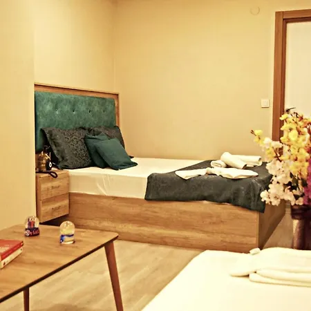 Destinia Pera Hotell