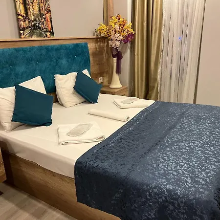 Destinia Pera Hotell