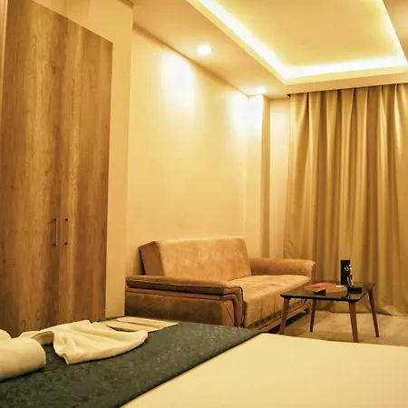 Hotell Destinia Pera 4*